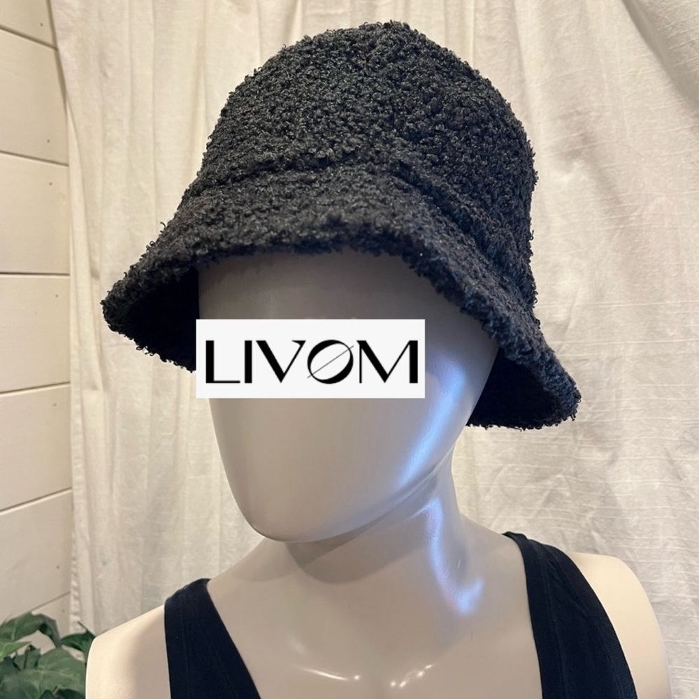 LIVØM Teddy black bucket hat